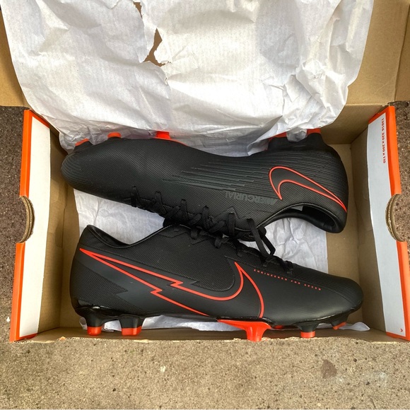 Nike Vapor 13 Academy FG/MG Soccer Cleats - (AT5269 060) size 9.5 NWT - Picture 11 of 11